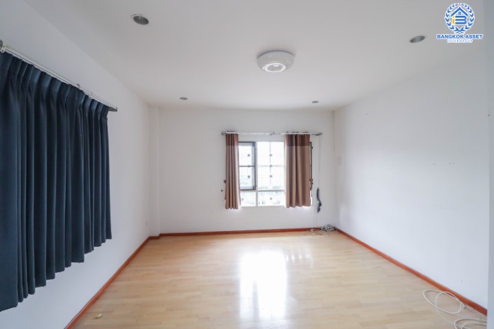 *****บ้านเดี่ยวมือสองย่านนนทบุรี แบรนด์ Property Perfect ม.มณีรินทร์ รัตนาธิเบศร์ เนื้อที่ 81.4 ตร.ว. ฟังก์ชัน 3 ห้องนอน 2 ห้องน้ำ จอดรถได้ 2 คัน บนทำเลศักยภาพ เชื่อมต่อหลายเส้นทาง ใกล้ทางด่วนงามวงศ์วาน และรถไฟฟ้า "สถานีบางรักน้อยท่าอิฐ"